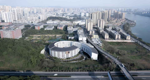 重庆移通学院南湖书院 / 上海意构建筑设计