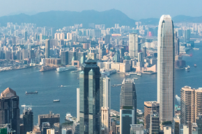 【安永：2024在香港设立家族办公室研究报告】报告涵盖了家族办公室的定义、服务范围、在香港设立家族办公室的步骤、法律架构、税务考虑、合规与报告要求，以及雇佣和签证事务等关键信息。